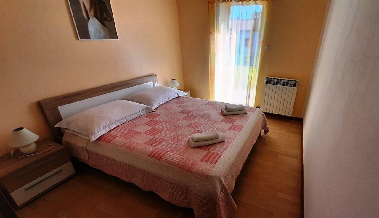 Paradise Beach Apartments Rovinj Exterior photo