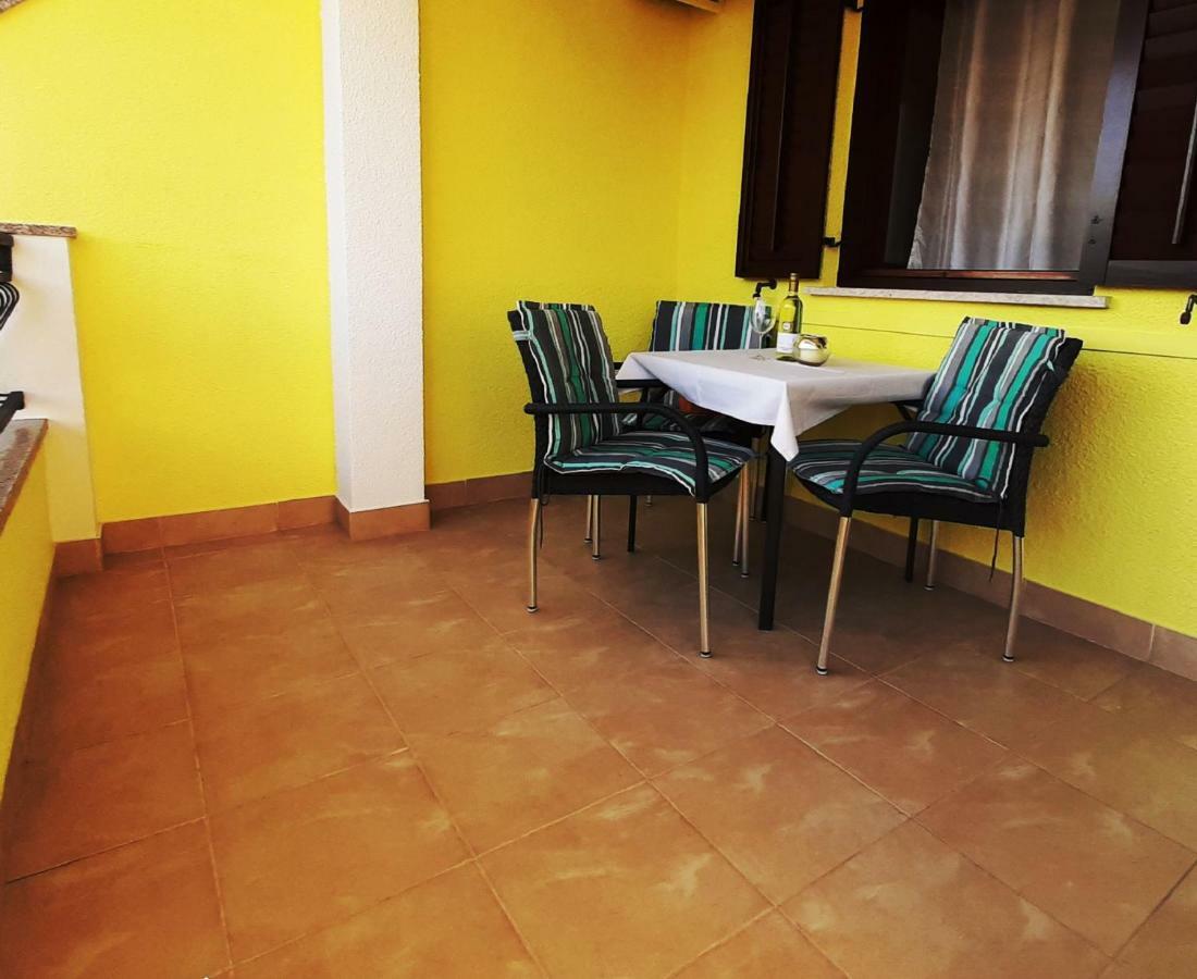 Paradise Beach Apartments Rovinj Exterior photo