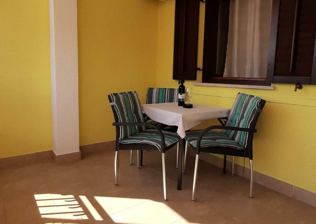 Paradise Beach Apartments Rovinj Exterior photo