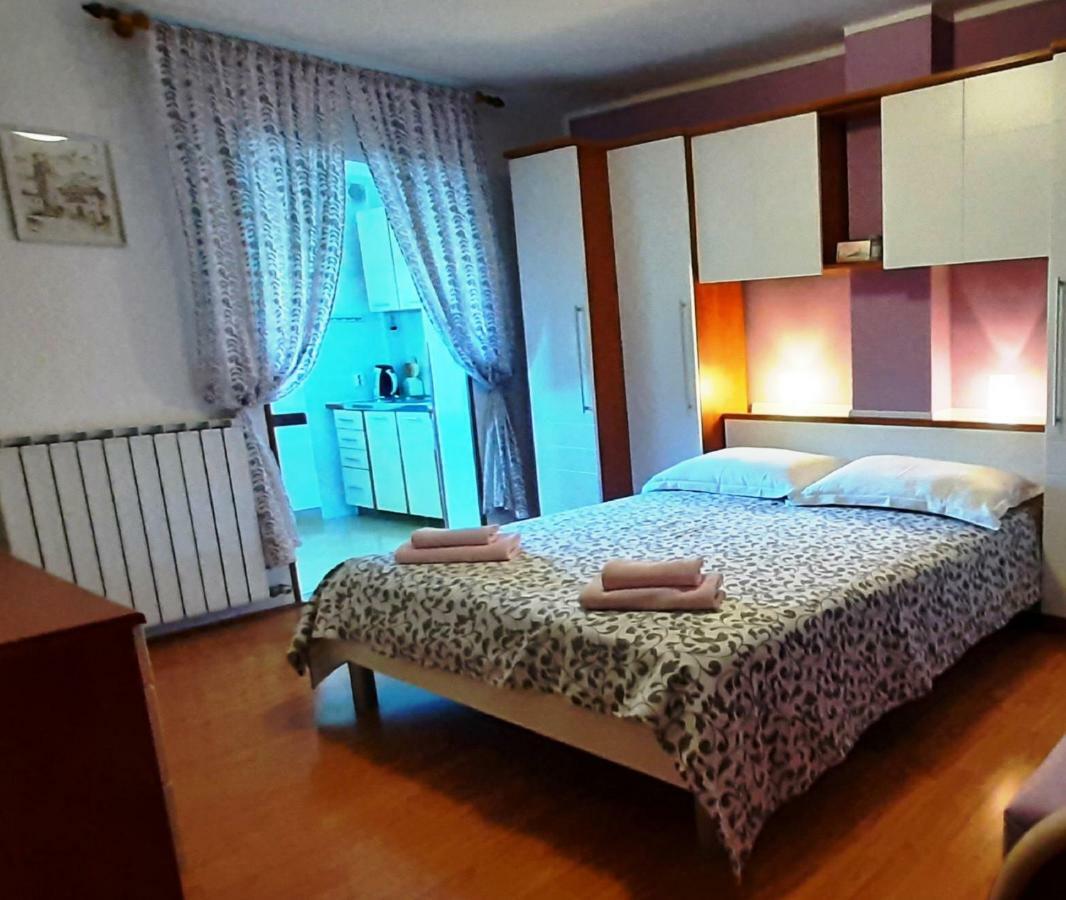 Paradise Beach Apartments Rovinj Exterior photo