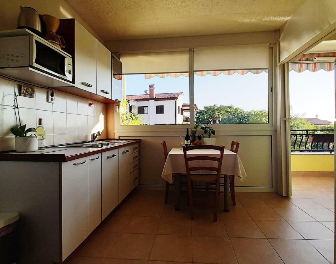 Paradise Beach Apartments Rovinj Exterior photo